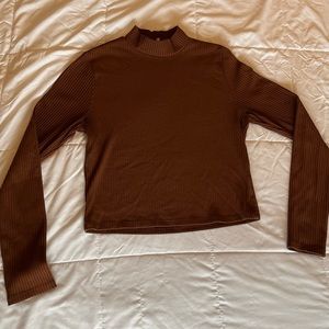 Mock neck cropped long sleeve